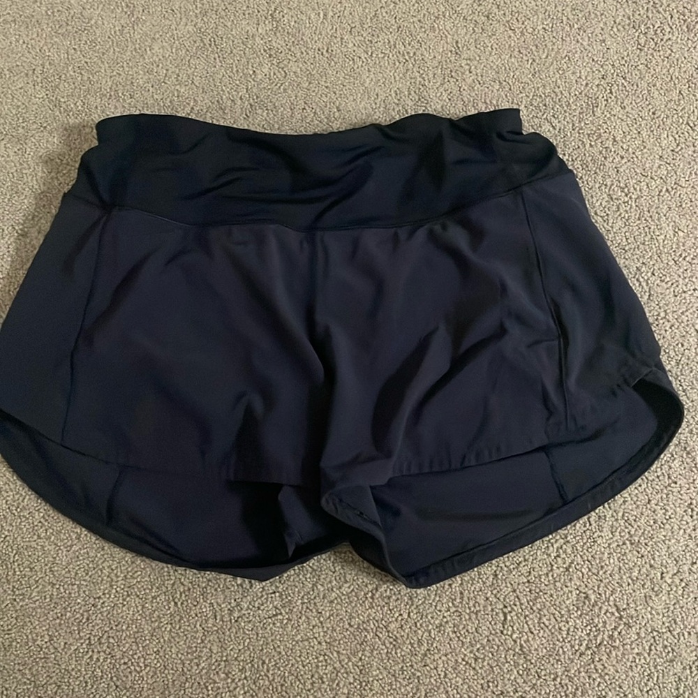 Lululemon size 4 shorts 1.5 inch